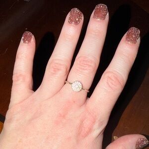 Elegant silver Ring with halos